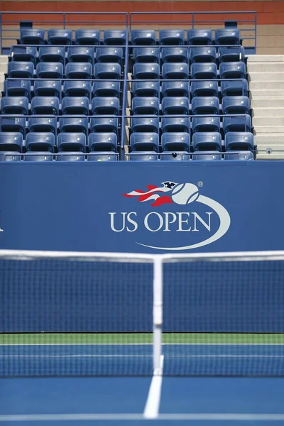 Logo US Open en el Arthur Ashe Stadium — Foto de Stock