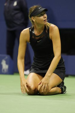 Billie Jean King Ulusal Tenis merkezi New York'ta onun bize açık 2017 ilk turu maç sonra beş kez Grand Slam şampiyonu Maria Sharapova Rusya'nın zafer kutluyor