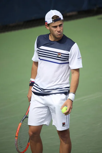 Le joueur de tennis professionnel Diego Schwartzman d'Argentine en action lors de son US Open 2017 — Photo