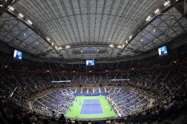 Arthur Ashe Stadı'nda Billie Jean King Ulusal Tenis Merkezi gece oturumunda bize açık 2017