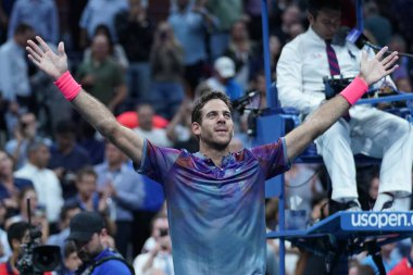 Grand Slam şampiyonu Juan Martin Del Porto Arjantin zafer onun bize açık 2017 çeyrek final maçında sonra kutluyor.