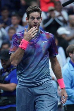 Grand Slam şampiyonu Juan Martin Del Porto Arjantin zafer onun bize açık 2017 çeyrek final maçında sonra kutluyor.