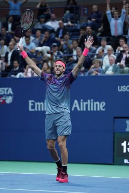 Grand Slam şampiyonu Juan Martin Del Porto Arjantin zafer onun bize açık 2017 çeyrek final maçında sonra kutluyor.