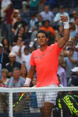 Onun bize açık 2017 yuvarlak sonra 4 maç Grand Slam şampiyonu İspanya Rafael Nadal zafer kutluyor