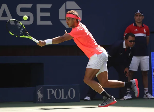 Grand-Slam-Champion Rafael Nadal aus Spanien in Aktion bei seinem Match in der vierten Runde des US Open 2017 — Stockfoto