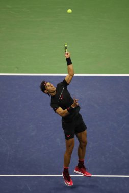 Grand Slam şampiyonu İspanya Rafael Nadal onun bize açık 2017 yarı final maç sırasında eylem