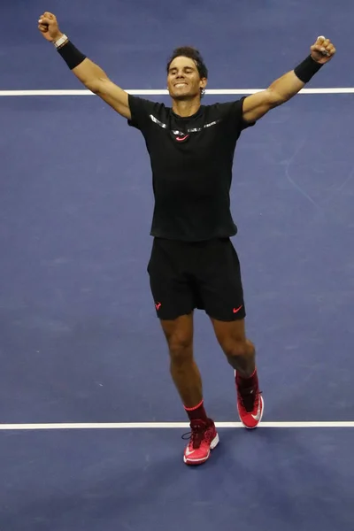 Grand-Slam-Champion Rafael Nadal aus Spanien feiert Sieg nach seinem Halbfinalmatch 2017 — Stockfoto
