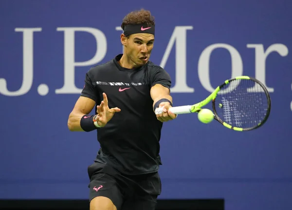 Grand Slam şampiyonu İspanya Rafael Nadal onun bize açık 2017 yarı final maç sırasında eylem — Stok fotoğraf