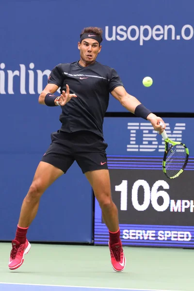 Grand Slam şampiyonu İspanya Rafael Nadal onun bize açık 2017 final maçı sırasında eylem — Stok fotoğraf