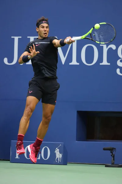 Grand Slam şampiyonu İspanya Rafael Nadal onun bize açık 2017 final maçı sırasında eylem — Stok fotoğraf