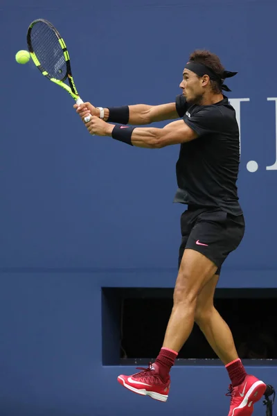 Le champion du Grand Chelem Rafael Nadal d'Espagne en action lors de son dernier match de l'US Open 2017 — Photo