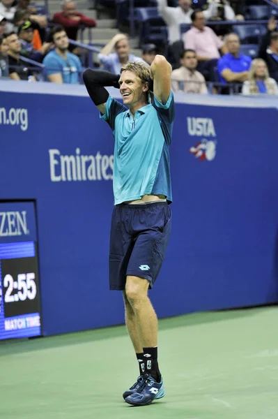 Professional tennis player Kevin Andersen of South Africa celebrates victory after his US Open 2017 semifinal match — Stock Photo, Image