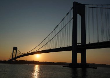 뉴욕에서 석양 베라자노 다리