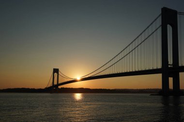 뉴욕에서 석양 베라자노 다리