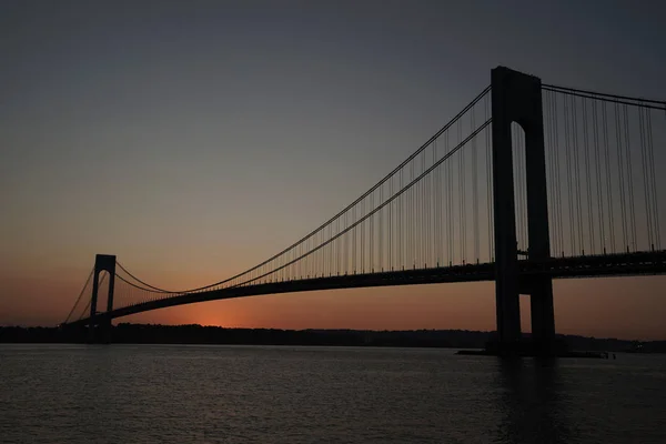 Ponte Verrazano al tramonto a New York — Foto Stock