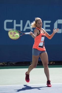 Ukraynalı genç tenisçi Marta Kostyuk bize açık 2017 sırasında pratikte