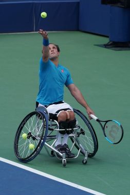 İngiliz profesyonel tekerlekli sandalye tenis oyuncusu Gordon Reid eylem sırasında bize açık 2017 tekerlekli sandalye erkekler tekler yarı final