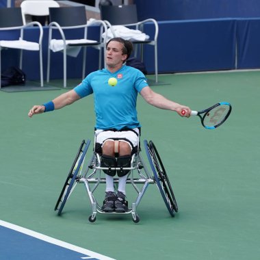 İngiliz profesyonel tekerlekli sandalye tenis oyuncusu Gordon Reid eylem sırasında bize açık 2017 tekerlekli sandalye erkekler tekler yarı final