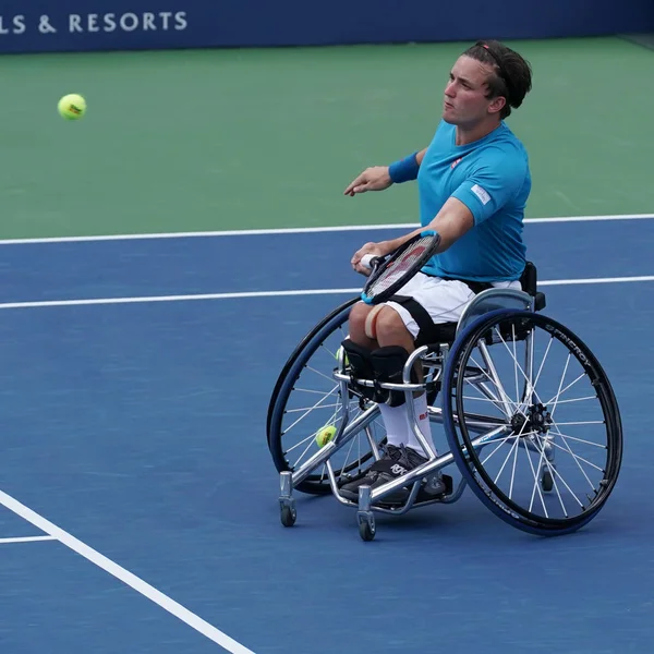 Britânico profissional jogador de tênis cadeira de rodas Gordon Reid em ação durante US Open 2017 Cadeira de rodas Masculina Singles semifinal — Fotografia de Stock