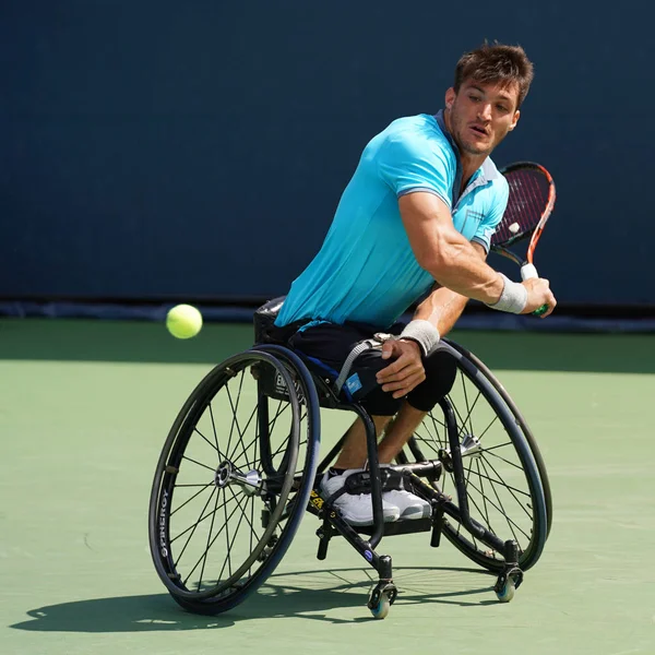 Jogador argentino de tênis em cadeira de rodas Gustavo Fernandez em ação durante o US Open 2017 Cadeira de rodas Masculino Singles semifinal — Fotografia de Stock