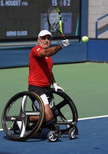 US Open 2017 Cadeira de rodas Masculino Singles campeão Stephane Houdet da França em ação durante Cadeira de Rodas Masculino Singles semifinal — Fotografia de Stock