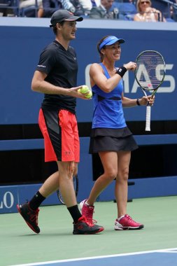Bize açık 2017 karışık çiftler şampiyonları Jamie Murray İngiltere ve İsviçre'nin Martina Hingis final maçı sırasında eylem