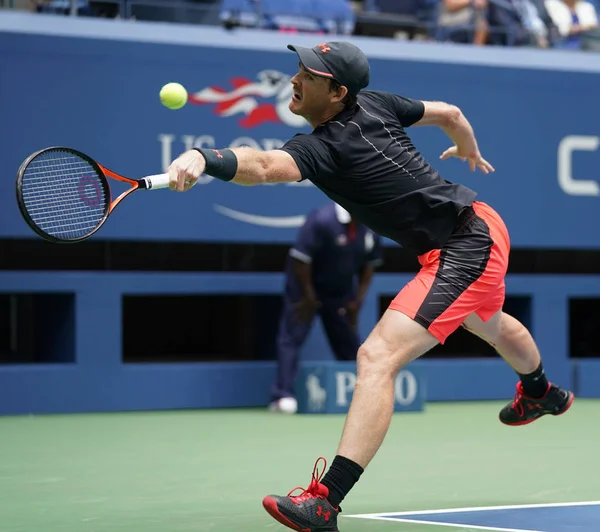 Bize açık 2017 karışık çiftler final maçı sırasında eylem Jamie Murray Büyük Britanya'nın şampiyonu — Stok fotoğraf