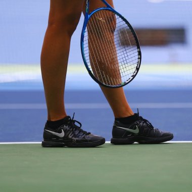  Beş kez Grand Slam şampiyonu Maria Sharapova Rusya Federasyonu'nun özel Nike tenis ayakkabıları antrenman sırasında bize açık 2017 için giyer