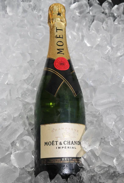 Moet och Chandon champagne presenterades vid National Tennis Center under oss öppna 2017 — Stockfoto