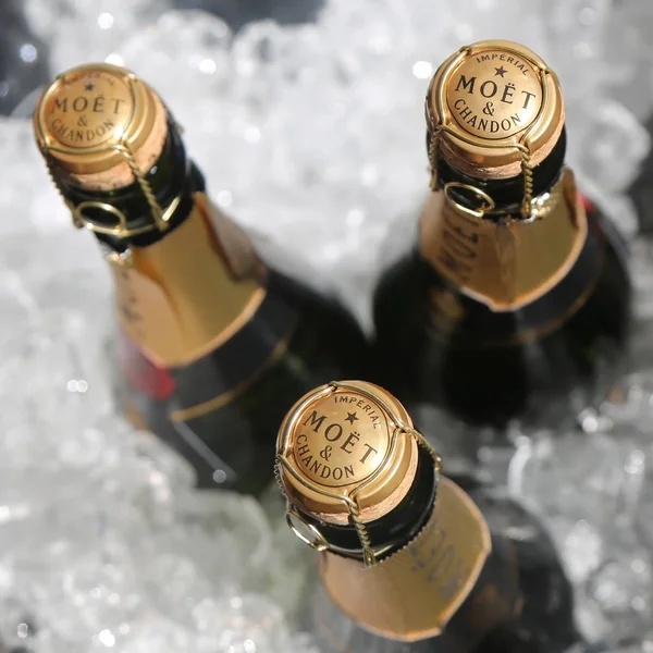 Ulusal Tenis Merkezi bize açık 2017 sırasında sunulan Moet ve Chandon şampanya