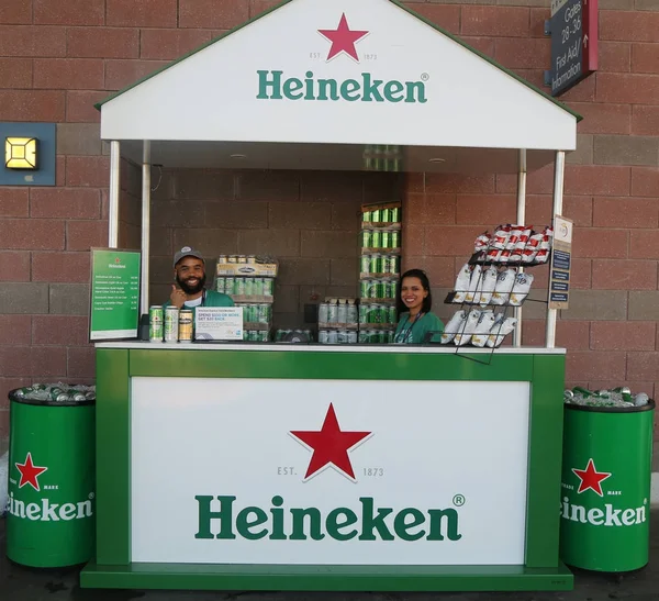 Heineken bira Ulusal Tenis Merkezi bize açık 2017 sırasında sundu. — Stok fotoğraf