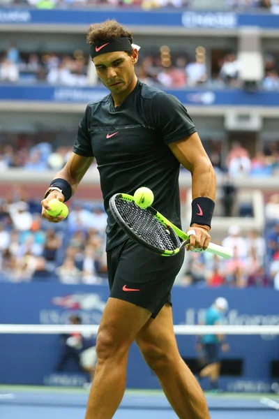 Campeão do Grand Slam Rafael Nadal da Espanha em ação durante sua partida final do US Open 2017 — Fotografia de Stock