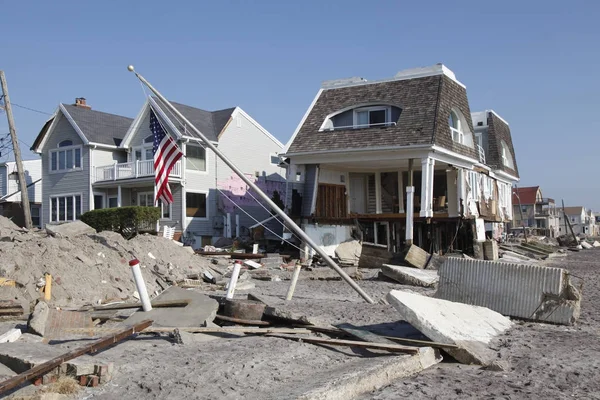 Casa de praia destruída no rescaldo do furacão Sandy em Far Rockaway, Nova York — Fotografia de Stock