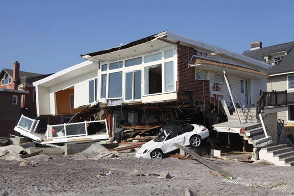 Strandvilla vernietigd in de nasleep van orkaan Sandy in Far Rockaway, New York — Stockfoto