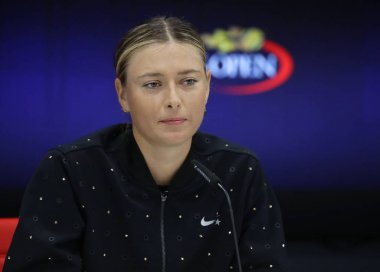 Beş kez Grand Slam şampiyonu Maria Sharapova Rusya basın conferencefive sırasında Grand Slam şampiyonu Maria Sharapova Rusya'nın basın toplantısı sırasında kez