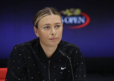 Beş kez Grand Slam şampiyonu Maria Sharapova Rusya basın conferencefive sırasında Grand Slam şampiyonu Maria Sharapova Rusya'nın basın toplantısı sırasında kez