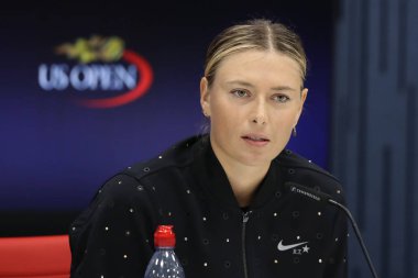 Beş kez Grand Slam şampiyonu Maria Sharapova Rusya basın conferencefive sırasında Grand Slam şampiyonu Maria Sharapova Rusya'nın basın toplantısı sırasında kez