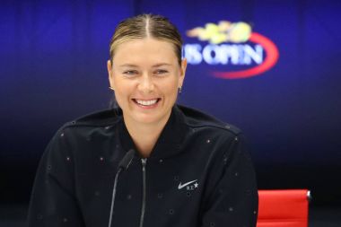 Beş kez Grand Slam şampiyonu Maria Sharapova Rusya basın toplantısı sırasında