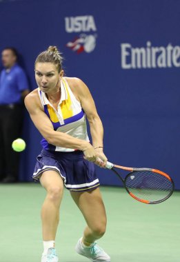 Profesyonel tenis oyuncusu Simona Halep Romanya onun bize açık 2017 sırasında eylem birinci tur maç 