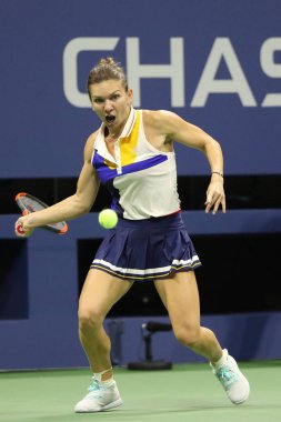Profesyonel tenis oyuncusu Simona Halep Romanya onun bize açık 2017 sırasında eylem birinci tur maç 