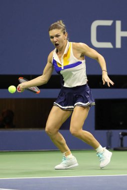 Profesyonel tenis oyuncusu Simona Halep Romanya onun bize açık 2017 sırasında eylem birinci tur maç 