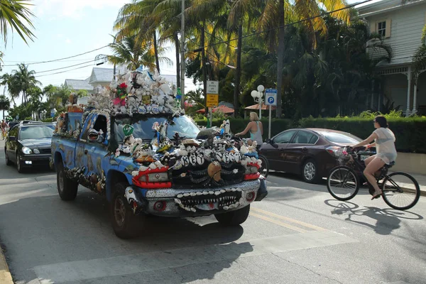 Coche decorado con conchas en Key West, Florida —  Fotos de Stock
