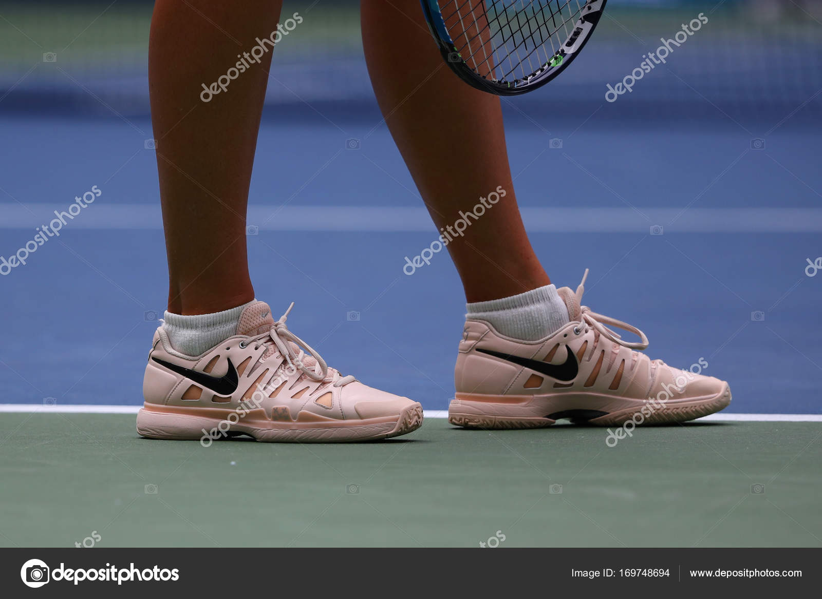 sharapova nike shoes