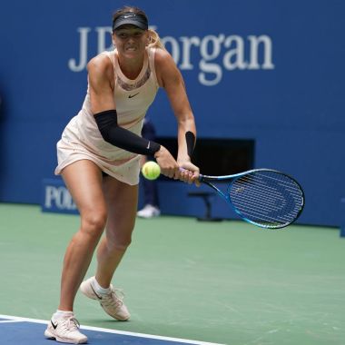 Beş kez Grand Slam şampiyonu Maria Sharapova Rusya sırasında onun 2017 bize açık 4 maç yuvarlak başında