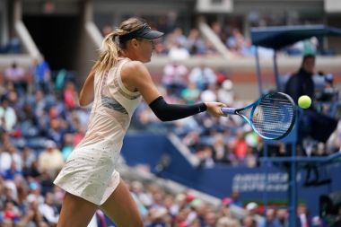 Beş kez Grand Slam şampiyonu Maria Sharapova Rusya sırasında onun 2017 bize açık 4 maç yuvarlak başında