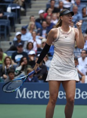 Beş kez Grand Slam şampiyonu Maria Sharapova Rusya sırasında onun 2017 bize açık 4 maç yuvarlak başında