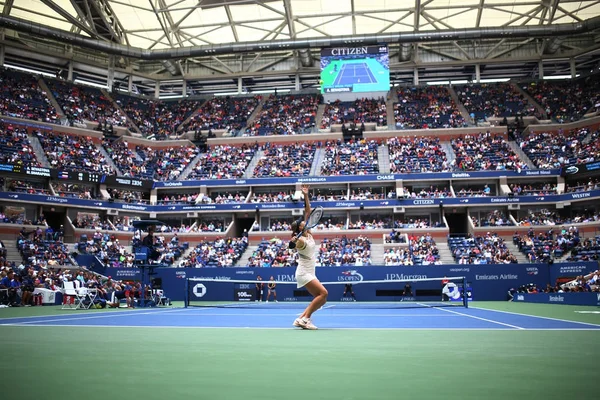 Cinco veces campeona del Grand Slam Maria Sharapova de Rusia en acción durante su partido de la ronda 4 del US Open 2017 — Foto de Stock