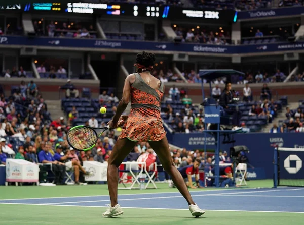 Grand Slamu Venus Williamsová USA v akci během ní kolo 4 utkání na 2017 Us Open — Stock fotografie