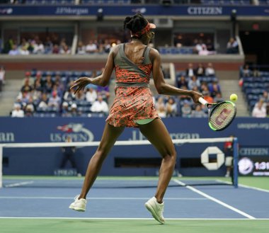 Grand Slam şampiyonu Venus Williams Amerika Birleşik eylem sırasında onu yuvarlak 2017 bize açık 4 maç