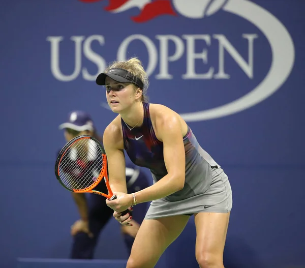 Giocatrice professionista di tennis Elina Svitolina dell'Ucraina in azione durante il suo US Open 2017 turno 4 partita — Foto Stock